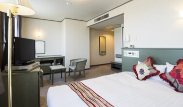 KING SIZE BED ROOM
