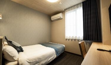 SINGLE ROOM