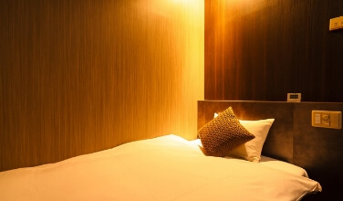 SINGLE ROOM