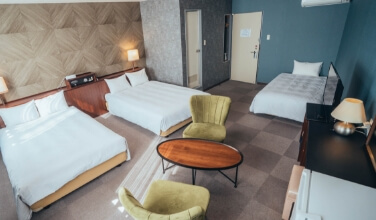 TRIPLE ROOM