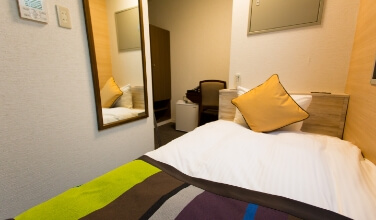 SINGLE ROOM