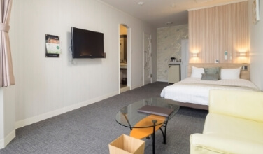 DOUBLE ROOM