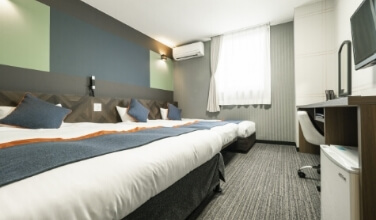 TRIPLE ROOM