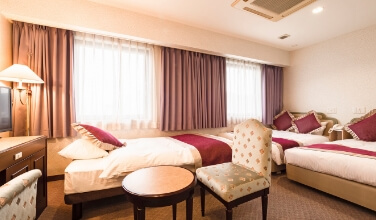 TRIPLE ROOM